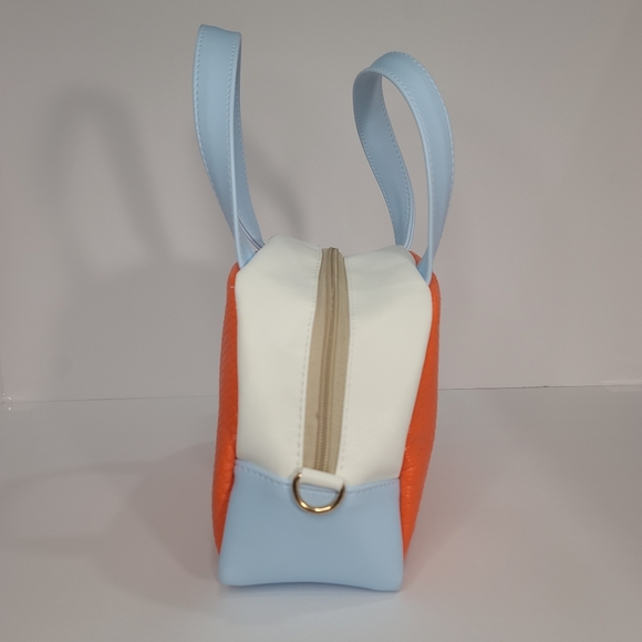 Mini Duffel bag 👜with Heart Embroidery🧡🩵 - Picture 6 of 9